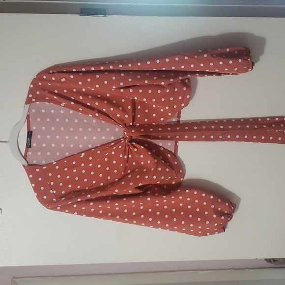 Crop front tie top - Picture 1 of 3